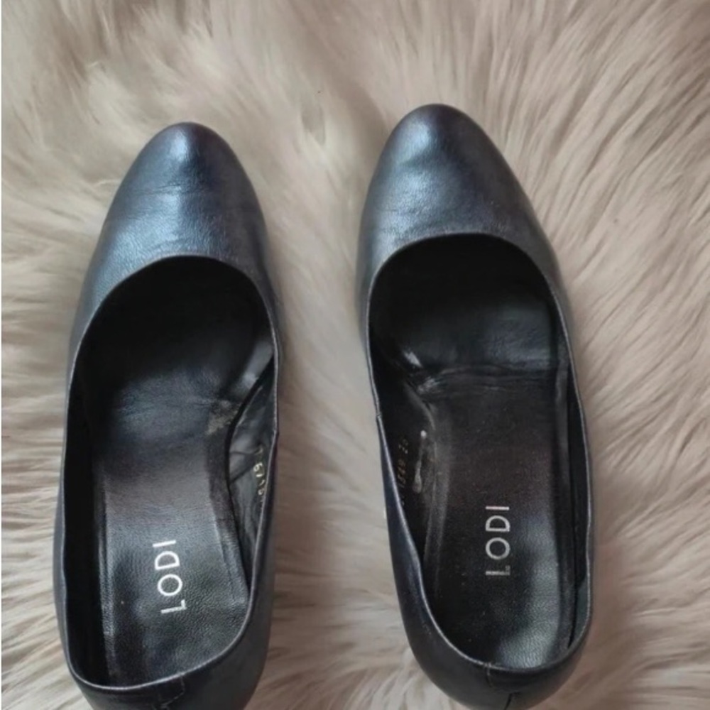 Women's Classic Black Leather Flats